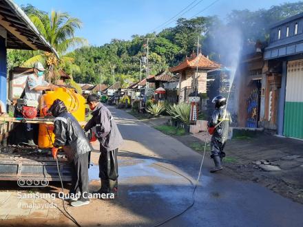 Penyemprotan Desinfektan 3 Hari Sekali dilaksanakan Di Desa Telaga
